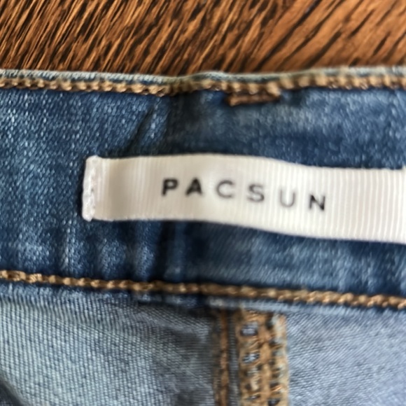 Pacsun The Shortie Distressed/light washed - Picture 2 of 4